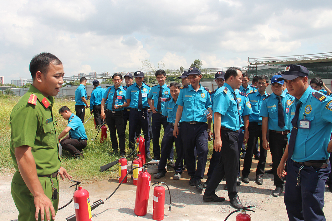 Công ty bảo vệ huấn luyện PCCC cho CBNV