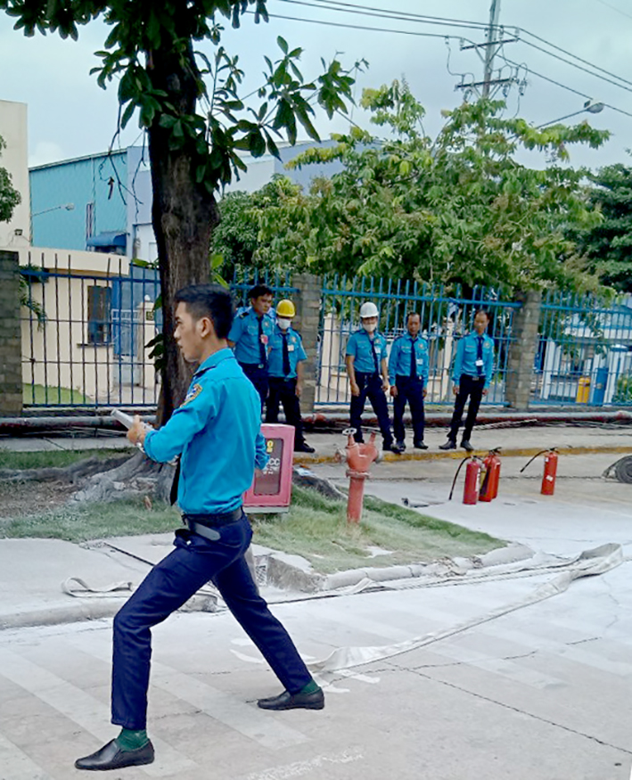 Huấn luyện kỹ năng sử dụng vòi nước cứu hỏa