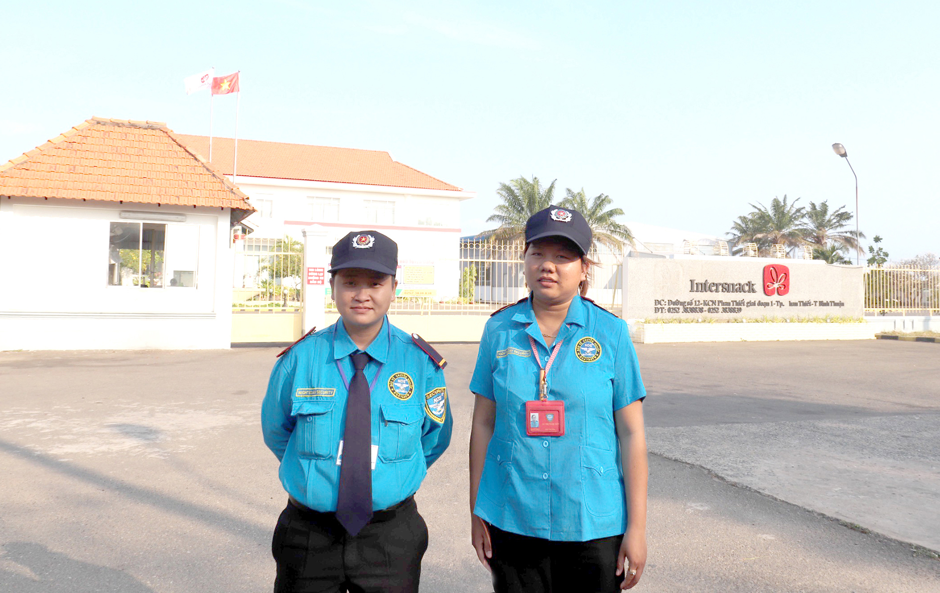 Cùng nhân viên Nguyễn Thanh Diệu Huyền tại mục tiêu bảo vệ