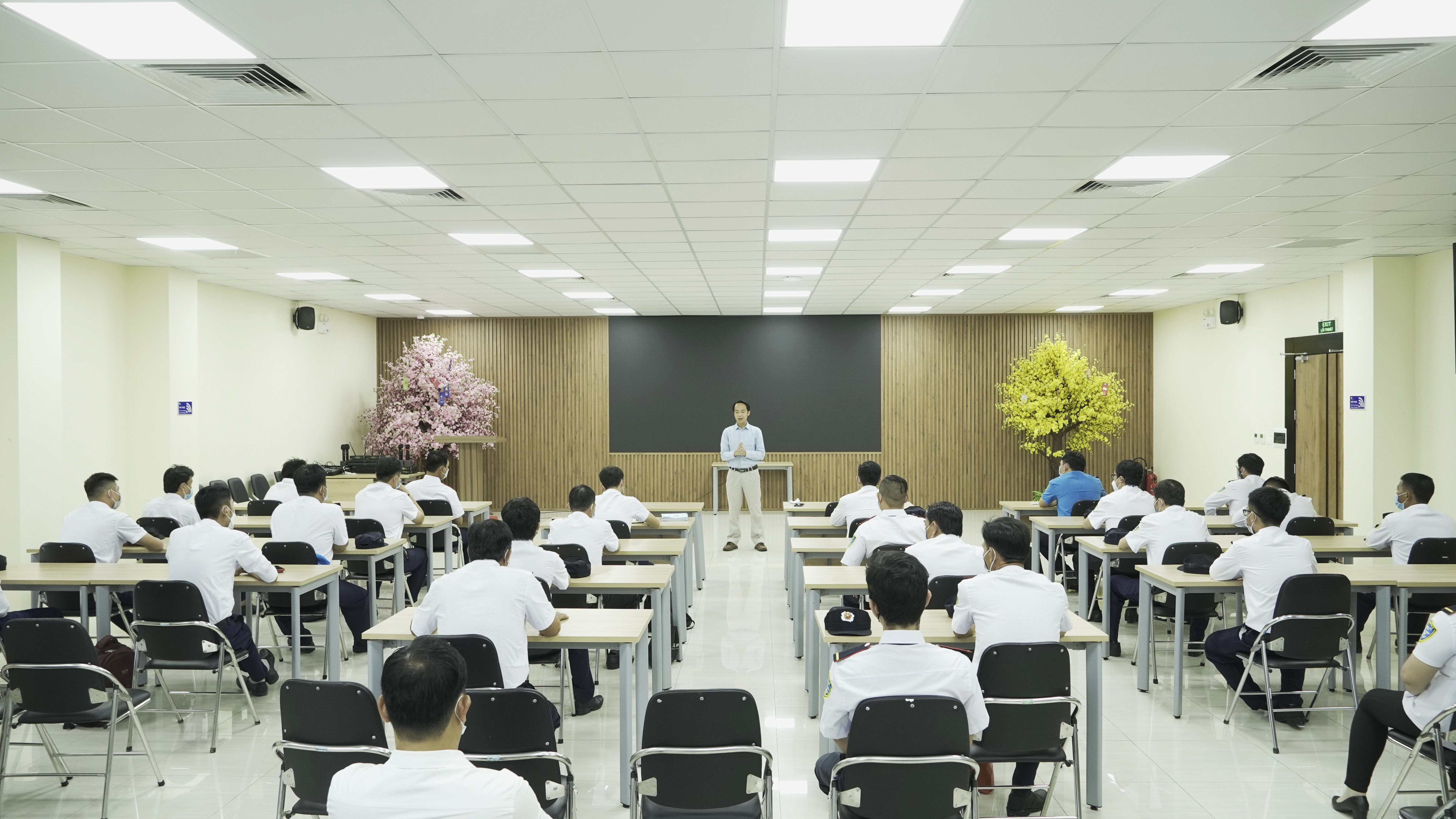 Hướng dẫn vị trí bảo vệ tại Hội trường Bệnh Viện Tâm Anh