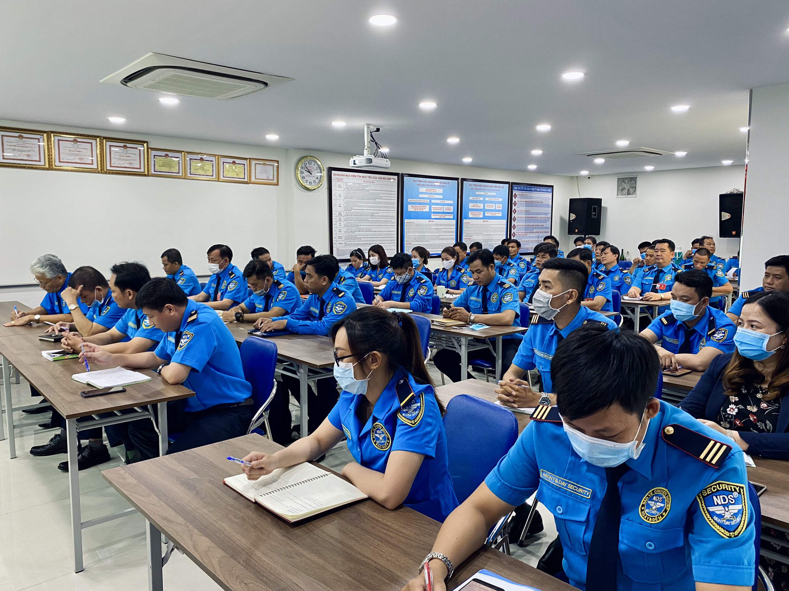 Công ty Bảo vệ Ku casino họp giao ban tháng 5/2020