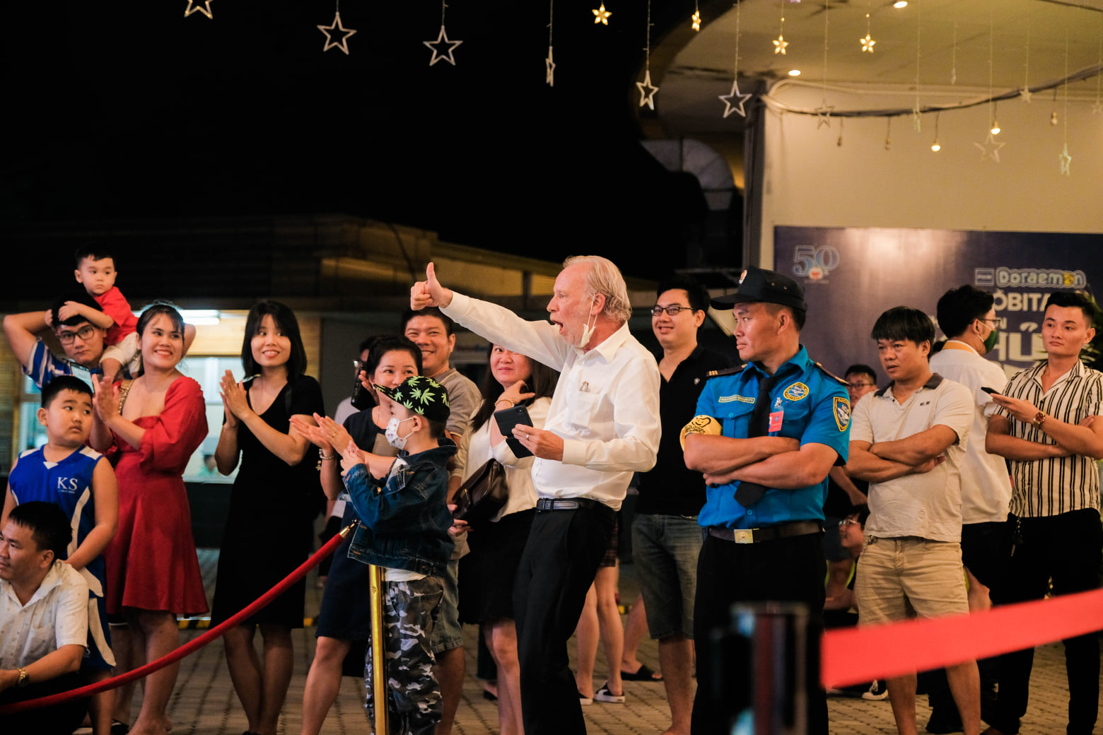 Bảo vệ Ku casino bảo vệ khu vực sân khấu