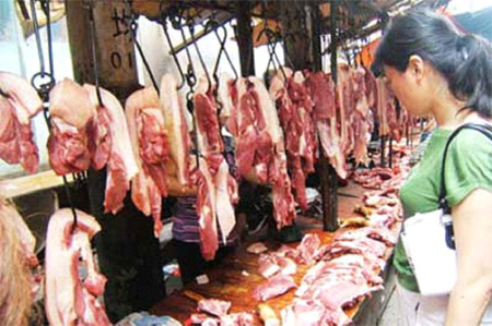 Quy định “bán thịt trong 8 giờ” của Bộ NN&PTNT vừa ban hành phải hủy bỏ vì bất khả thi.