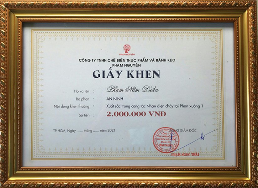 Giấy khen của Công ty TNHH chế biến thực phẩm và bánh kẹo Phạm Nguyên