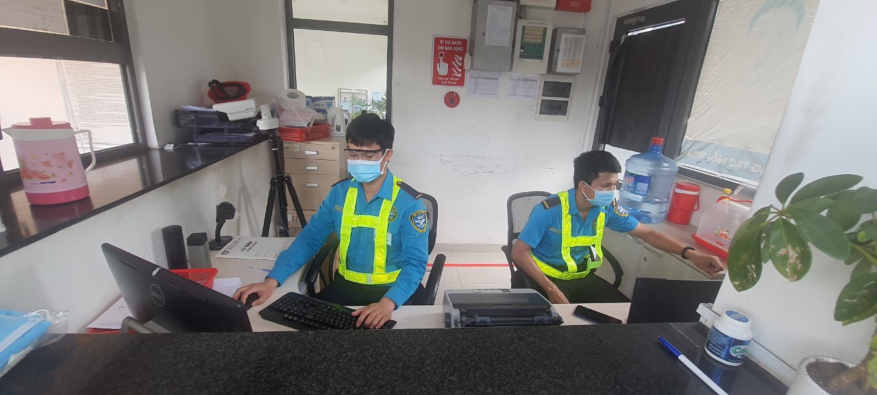 Night Day Security Staff raise the spirit of “Fighting the pandemic like fighting the enemy