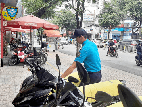 Nhân viên của Bảo vệ Ku casino làm việc tại ngân hàng Nam Á Bank