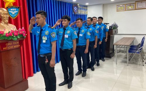 chuyên nghiệp và tự tin