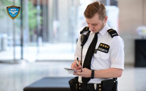 Kỹ năng ứng xử với khách hàng