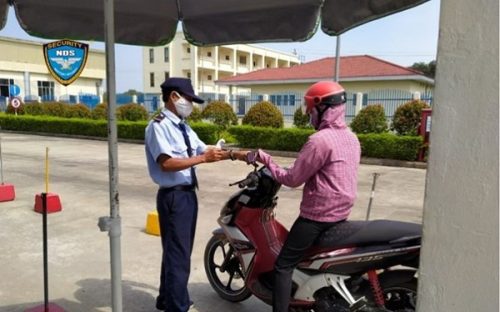 Quy trình an ninh nhà máy tại cổng ra vào của công nhân