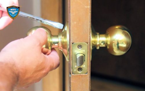 Bạn nên thay ổ khóa khi đến nơi ở mới