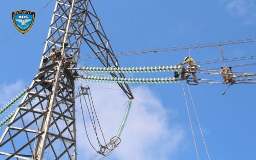 Điện cao áp có khả năng phóng điện qua không khí