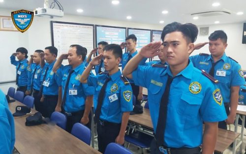 Đồng phục tạo sự chuyên nghiệp, chỉn chu cho nhân viên bảo vệ