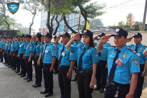 Tác phong bảo vệ khi chào điều lệnh