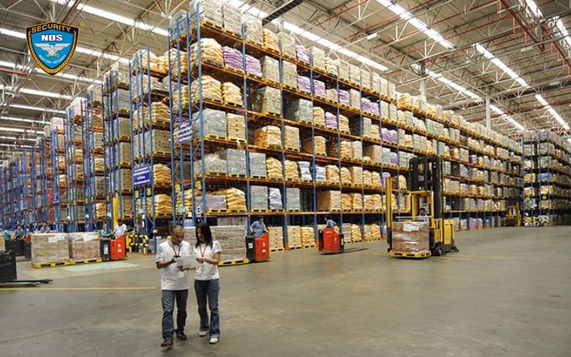 Kho hàng là nơi tập kết của nhiều loại hàng hóa nên cần được bảo vệ nghiêm ngặt