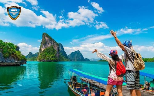 Không nên chia sẻ chuyến đi sắp tới trên mạng xã hội