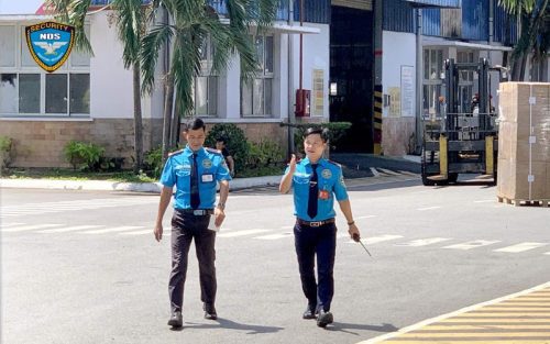 Nhân viên bảo vệ giao - nhận ca trực phải cùng có mặt