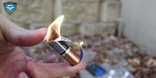 giấy bạc và pin tiểu