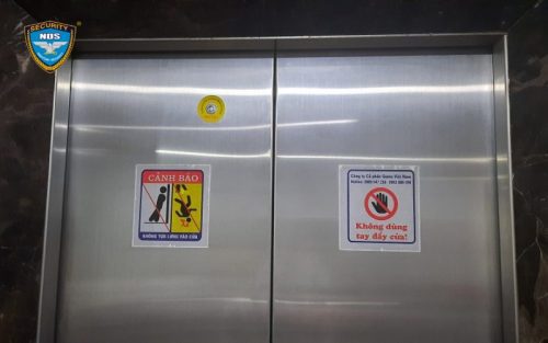 Thang máy là khu vực cần được bảo vệ sát sao vì dễ xảy ra sự cố