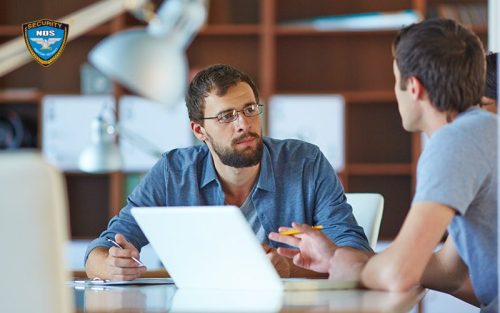 Thảo luận với khách hàng để dễ dàng điều chỉnh phương án bảo vệ kho tiền phù hợp