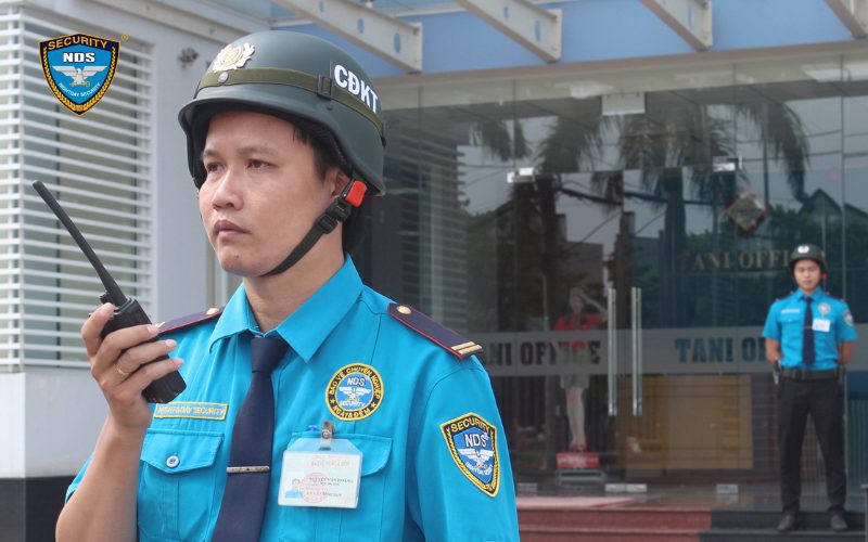 Thực hiện nội quy bảo vệ tại sảnh chính