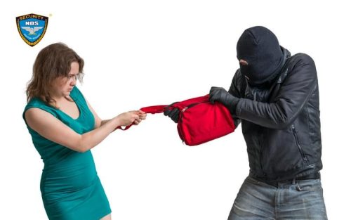 Tình huống nào cho phép dùng dụng cụ tự vệ?