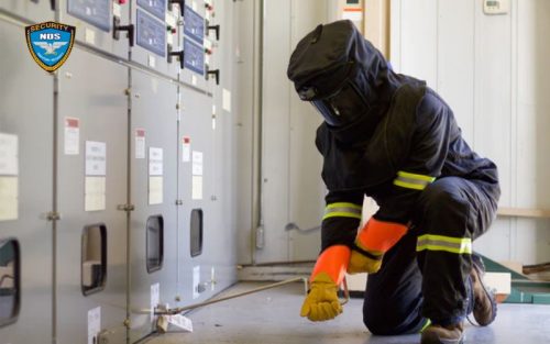 Quần áo chống hồ quang điện - Thiết bị cần có trong ngành công nghiệp điện