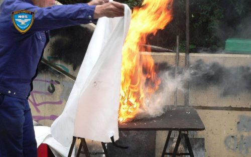 Thiết bị chăn chữa cháy khổ rộng