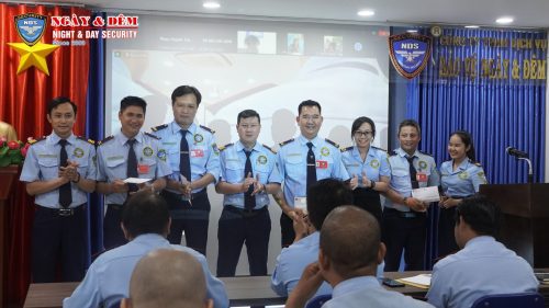 trao thưởng bảo vệ