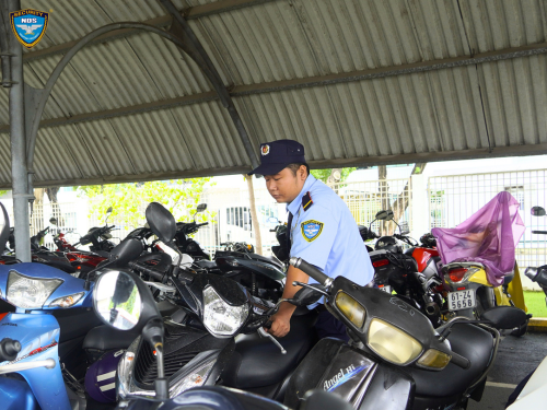 Nhiệm vụ của bảo vệ giữ xe