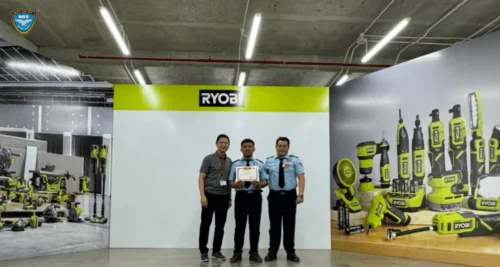 đội ngũ bảo vệ dập tắt đám cháy