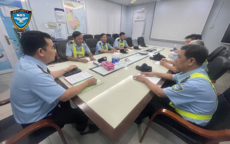 Chỉ huy trưởng đào tạo, đánh giá nhân viên và xử lý các tình huống phát sinh