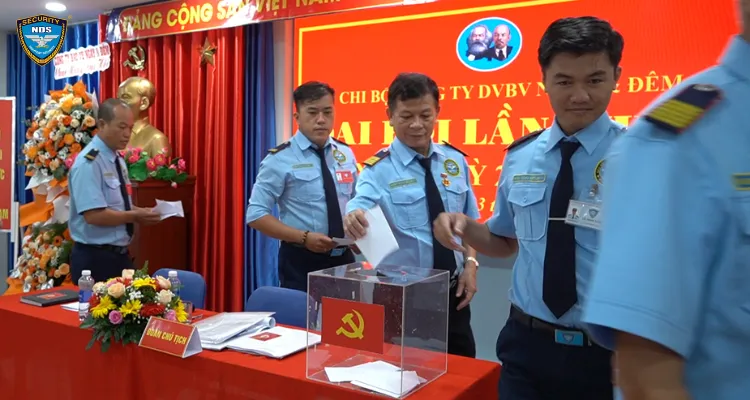 Đại Hội Chi Bộ