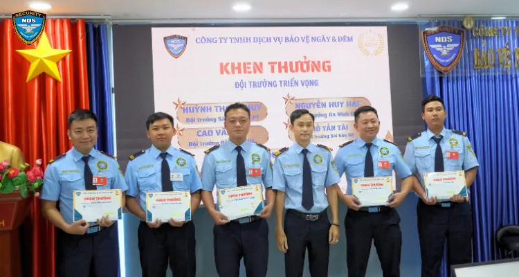 đội trưởng xuất sắc