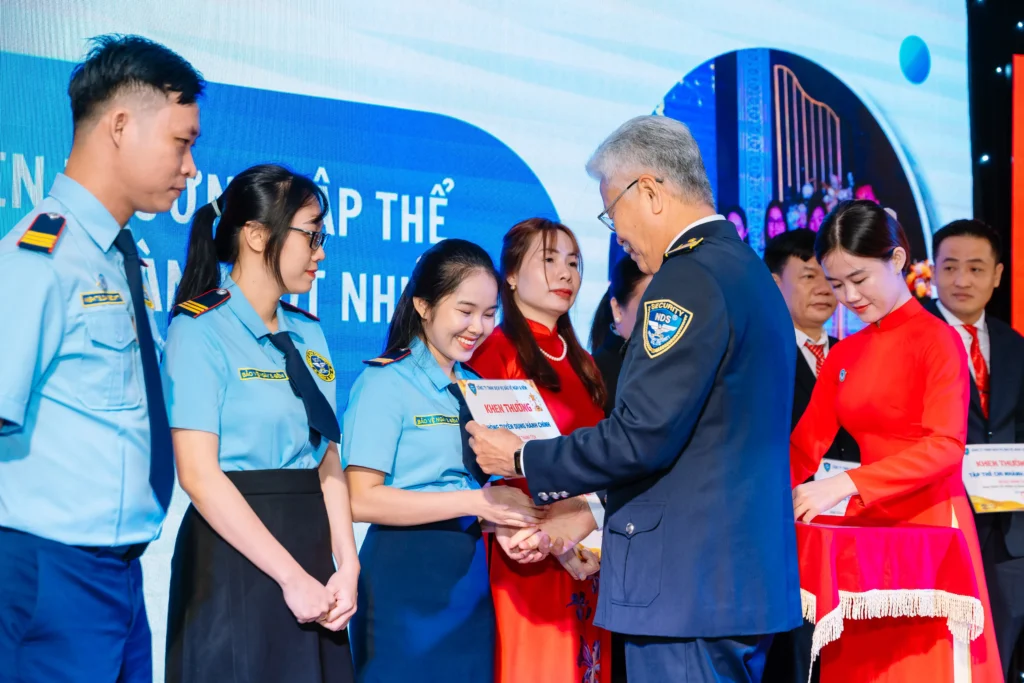 Lễ tổng kết bảo vệ Ngày & Đêm
