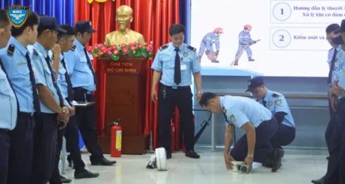 Tận Tâm Trong Thầm Lặng, Bảo Vệ Ngày & Đêm Được Khách Hàng Khen Thưởng và Vinh Danh